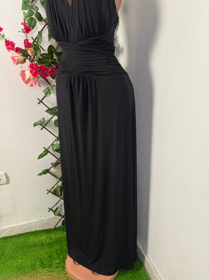 Robe élégante longue a bretelle ceinture ajustée