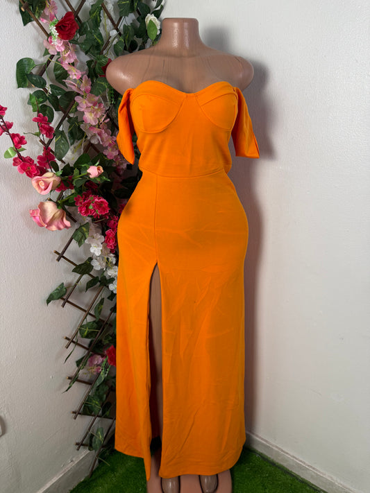Robe bustier longue avec petite manche et fente cote droite