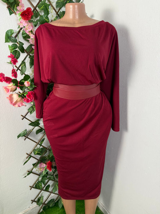 Robe elegante mi longue a manche courte décolleté halter