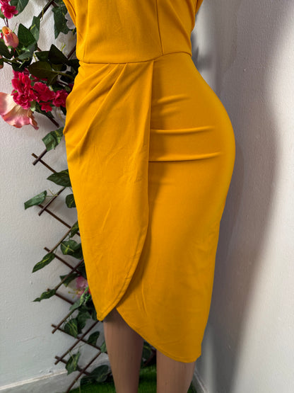 Robe elegante a une épaule pente asymétrique