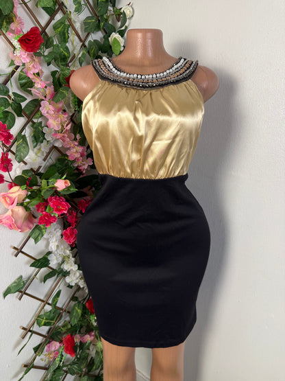 Robe moulante courte top en satin avec de pierre