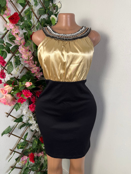 Robe moulante courte top en satin avec de pierre