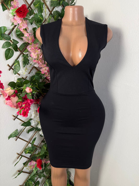 Robe crayon sans manche décolleté plongeant