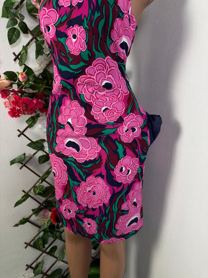 Robe fleurie elegante a colle montant