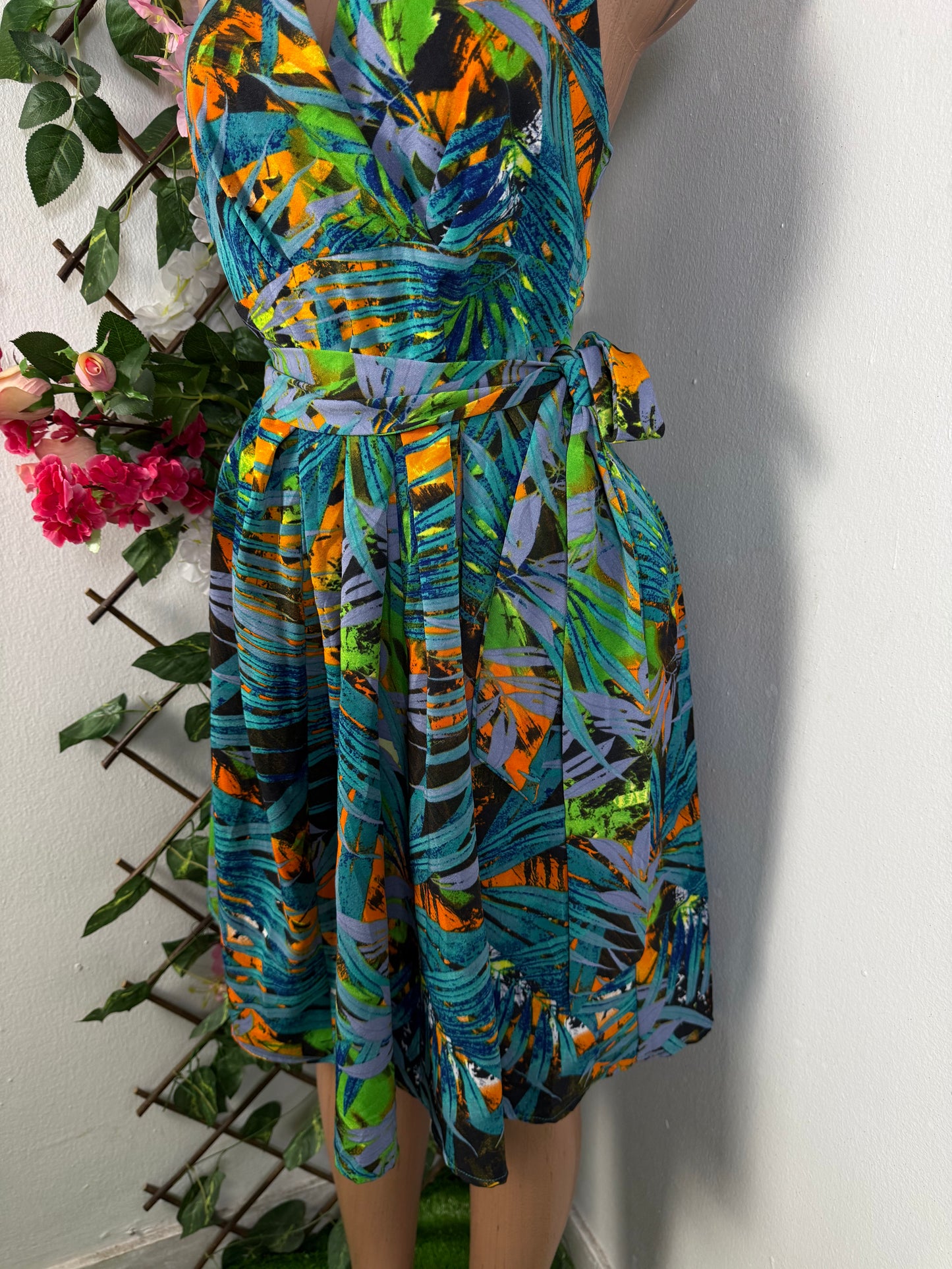 Robe portefeuille sans manche a imprime floral