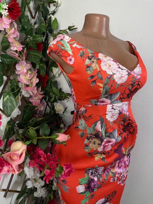 Robe moulante fleurie décolleté bateau