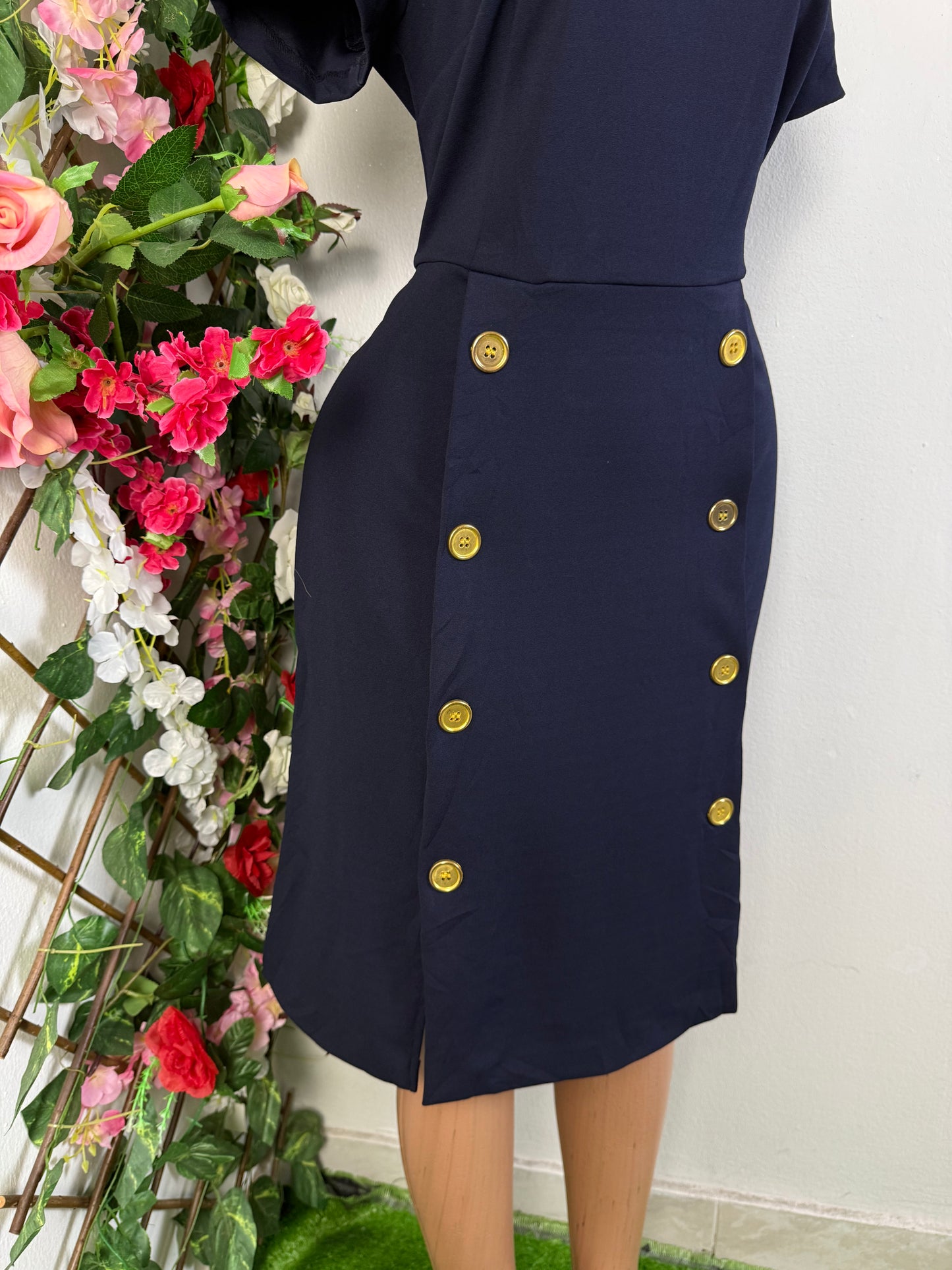Robe mi longue a bouton manche courte