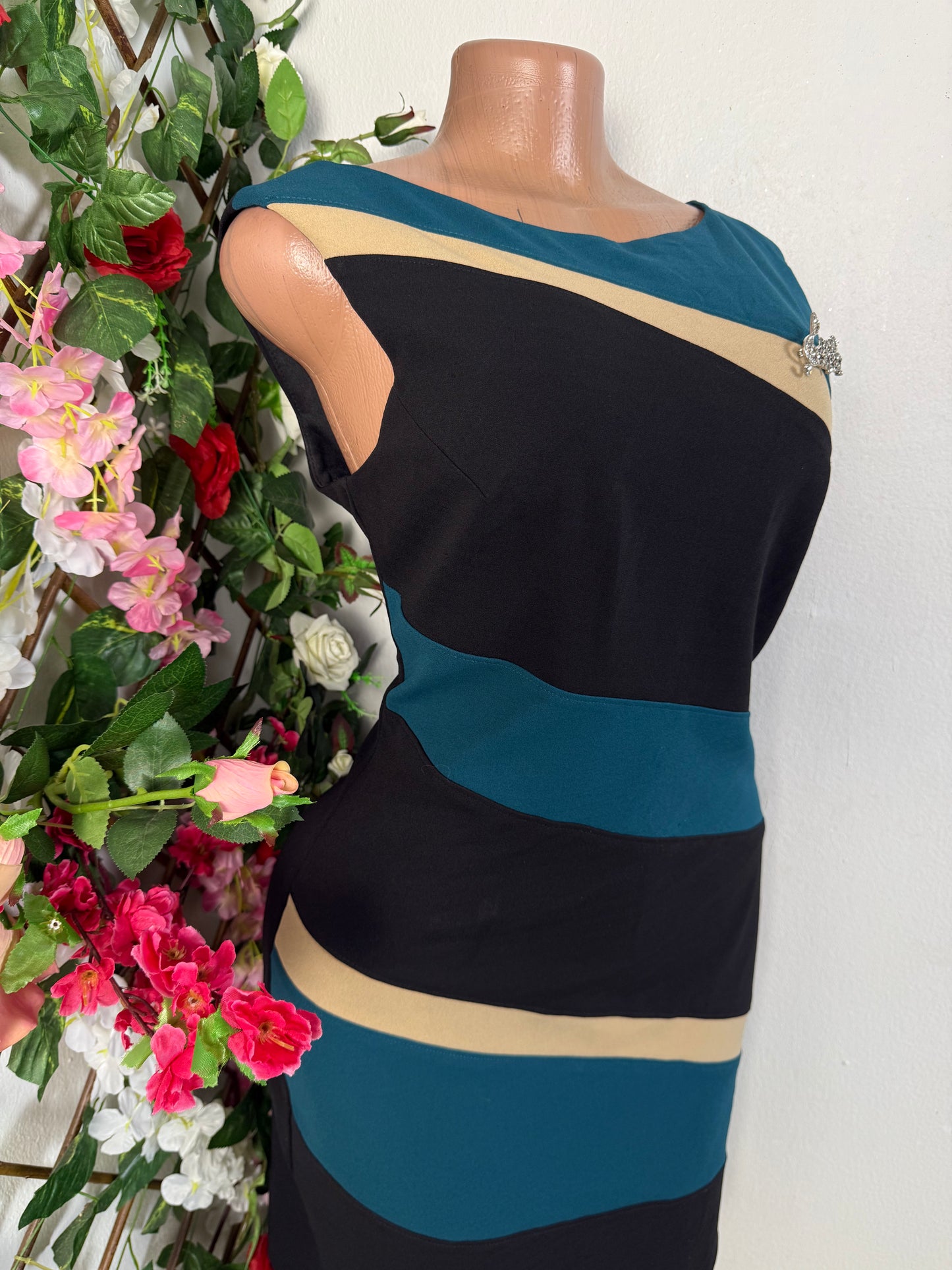 Robe moulante courte sans mache colle rond