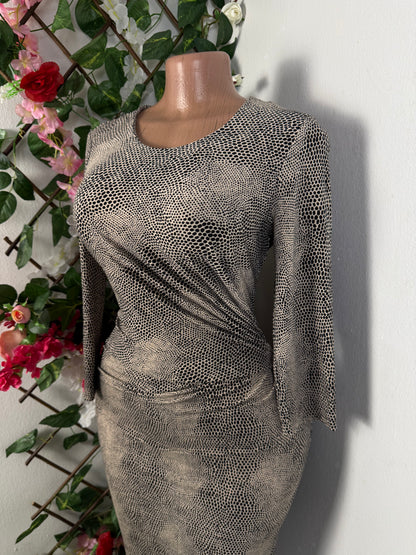 Robe crayon manche longue taille drapee