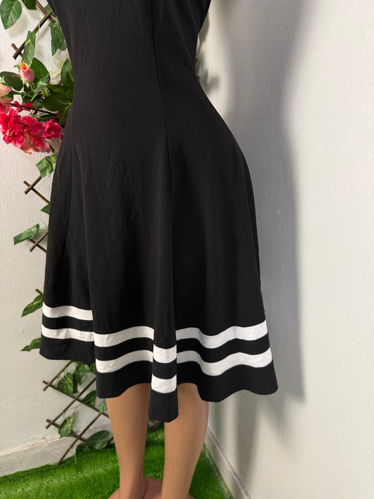 Robe évasée mi longue sans manche