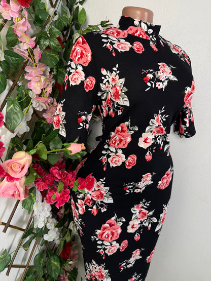 Robe fleurie manche courte colle haut
