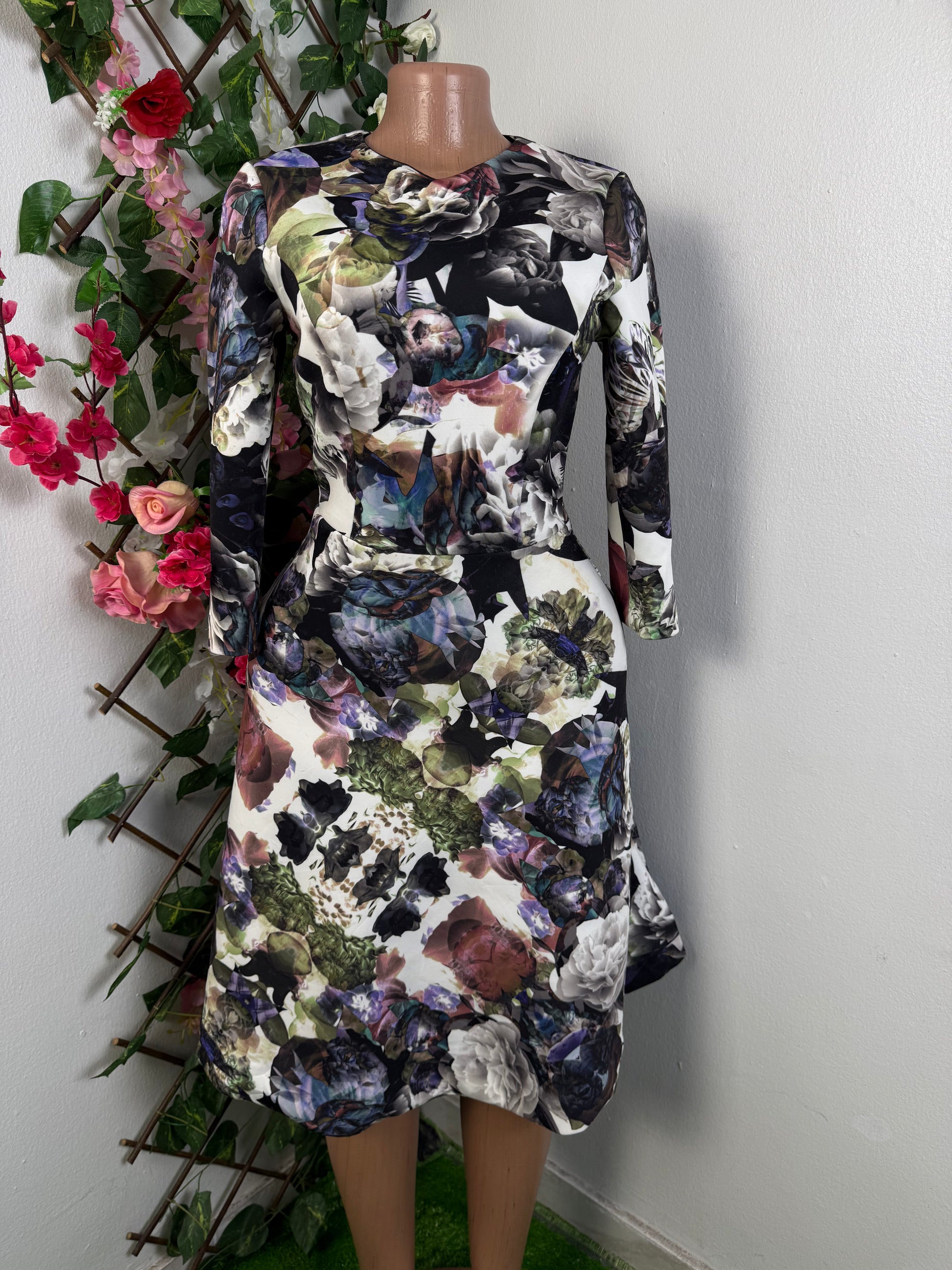 Robe mi-longue femme: une élégance simple et chic. - Perluna Store - kinshasa