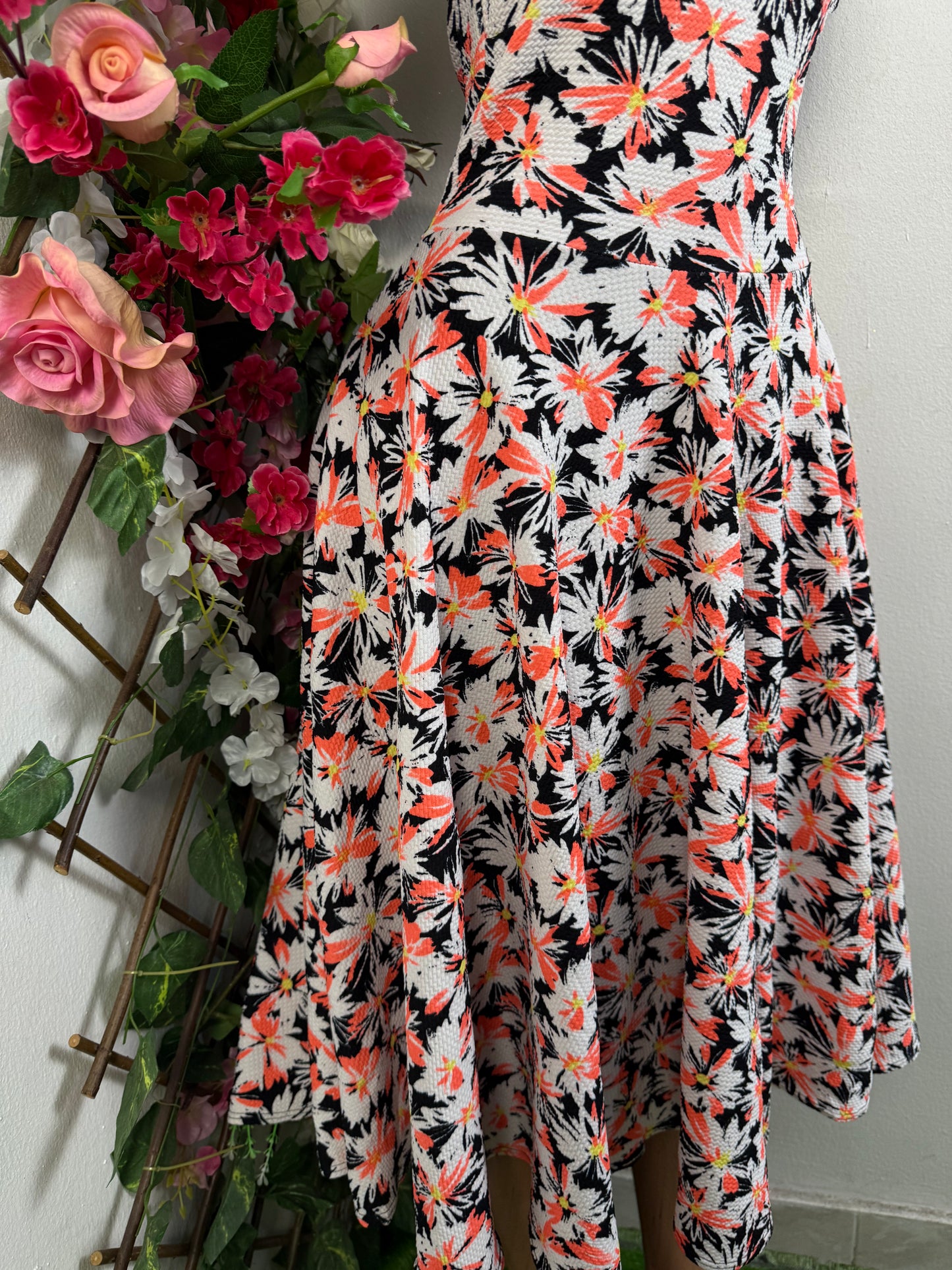 Robe évasée mi longue courte manche - Perluna Store - kinshasa