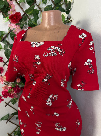 Robe moulante à col carré: allure sexy garantie! - Perluna Store - kinshasa