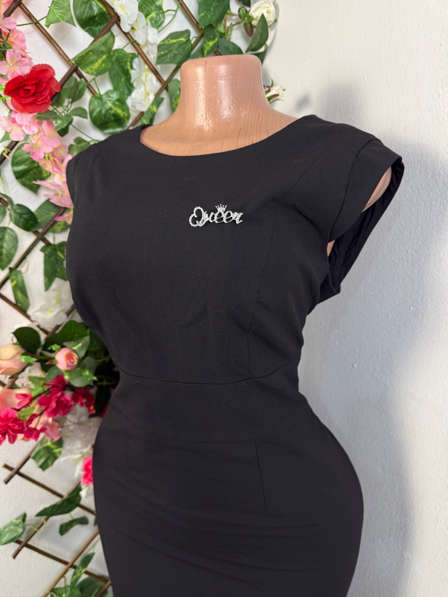 Robe moulante courte sans manche - Perluna Store - kinshasa