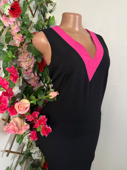Robe courte en V : élégance et modernité ! - Perluna Store - kinshasa