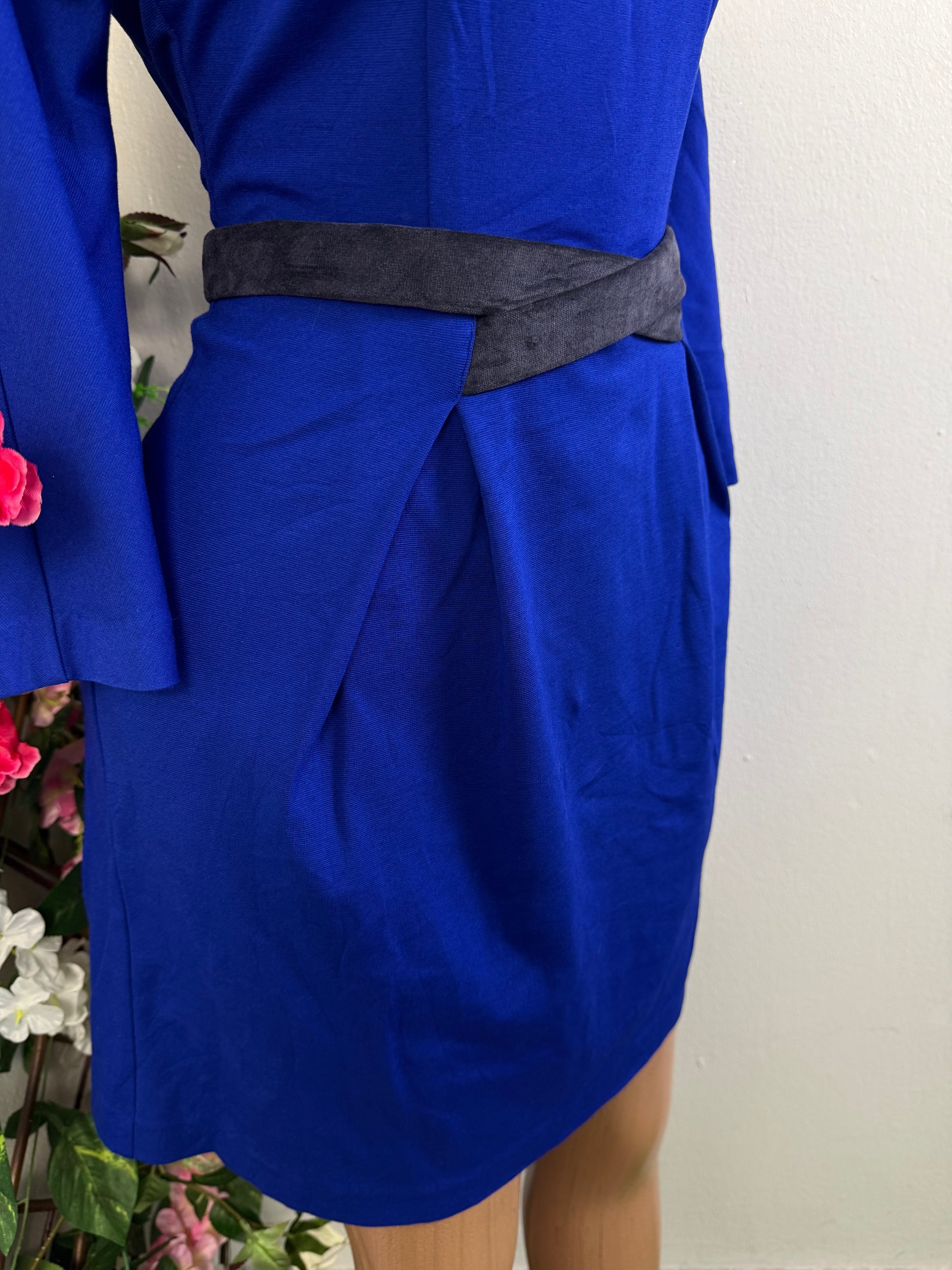 Robe courte évasée manche longue - Perluna Store - kinshasa