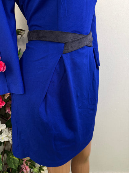 Robe courte évasée manche longue - Perluna Store - kinshasa