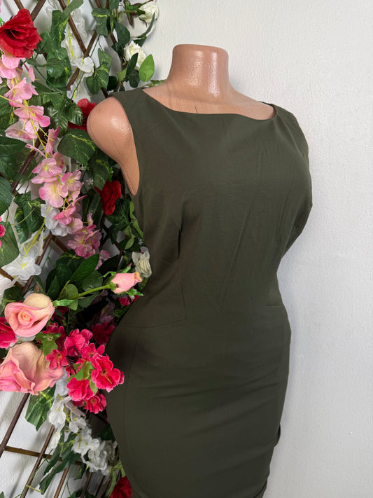 Robe tailleur sans manche halter - Perluna Store - kinshasa