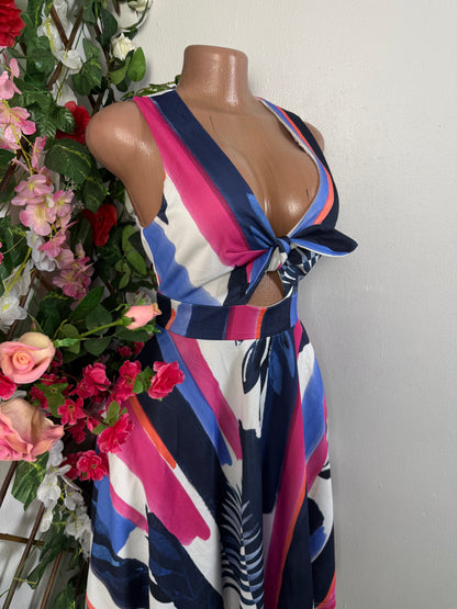 Robe évasée décolleté à noeud sans manche
