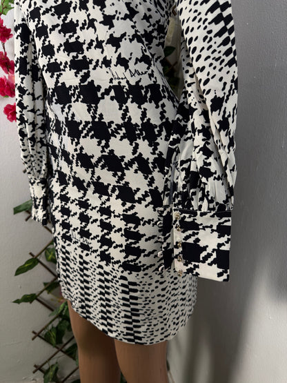 Robe droite a bouton manchette