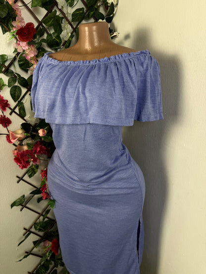 Robe à décolleté volant avec fente - Perluna Store - kinshasa