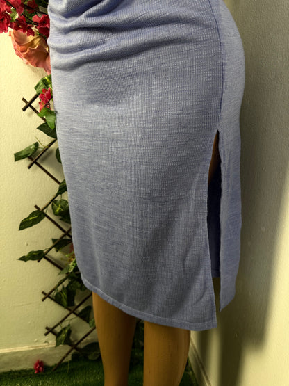Robe à décolleté volant avec fente - Perluna Store - kinshasa