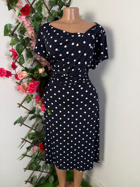 Robe élégante mi longue à point blanc - Perluna Store - kinshasa