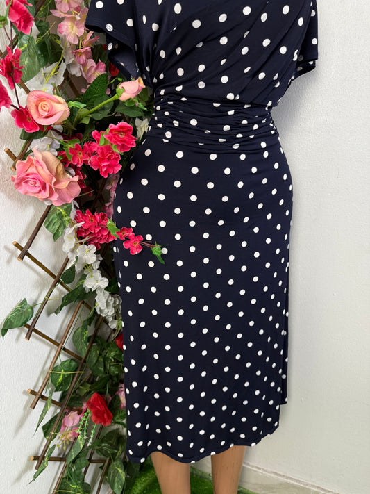 Robe élégante mi longue à point blanc - Perluna Store - kinshasa
