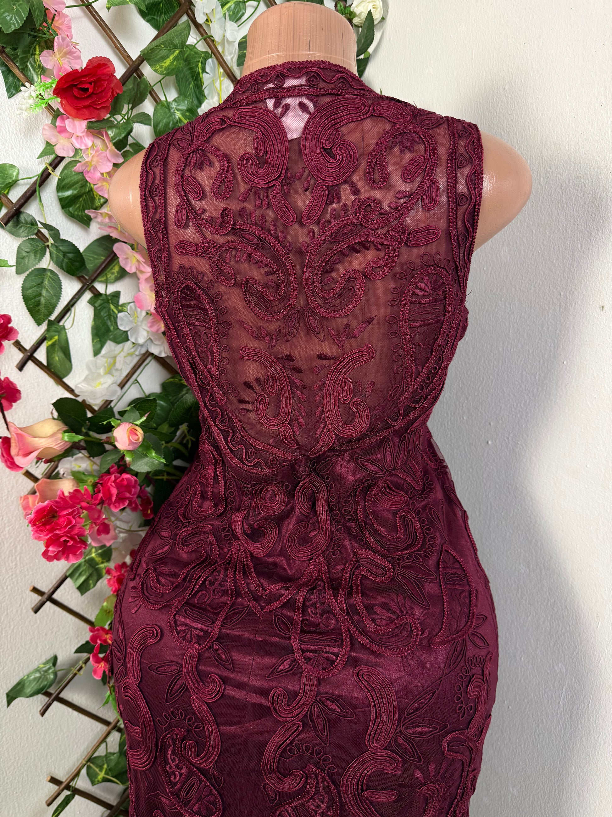 Robe courte en dentelle sans manches - Perluna Store - kinshasa