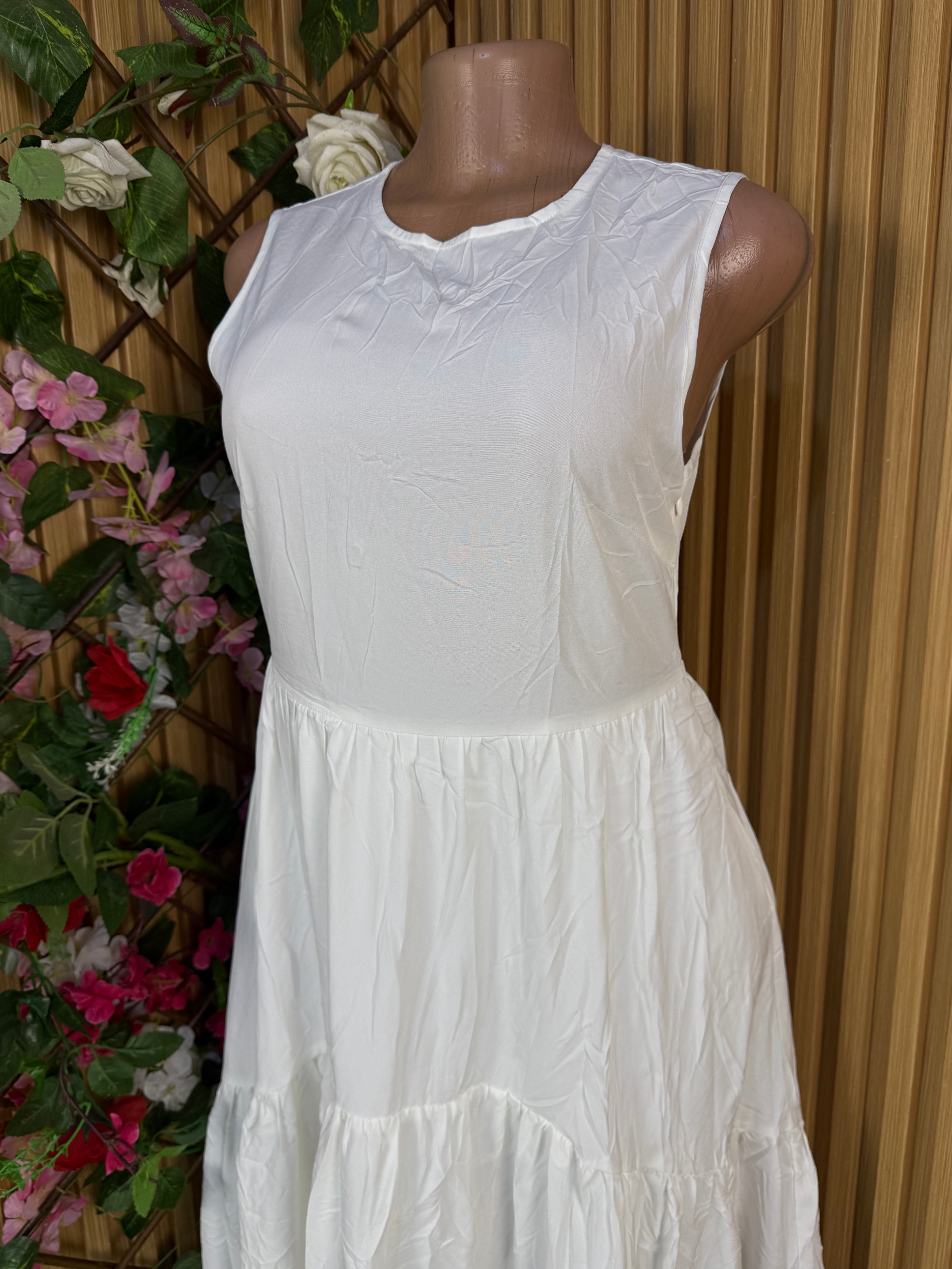 Robe évasée longue sans manches décollétée-S