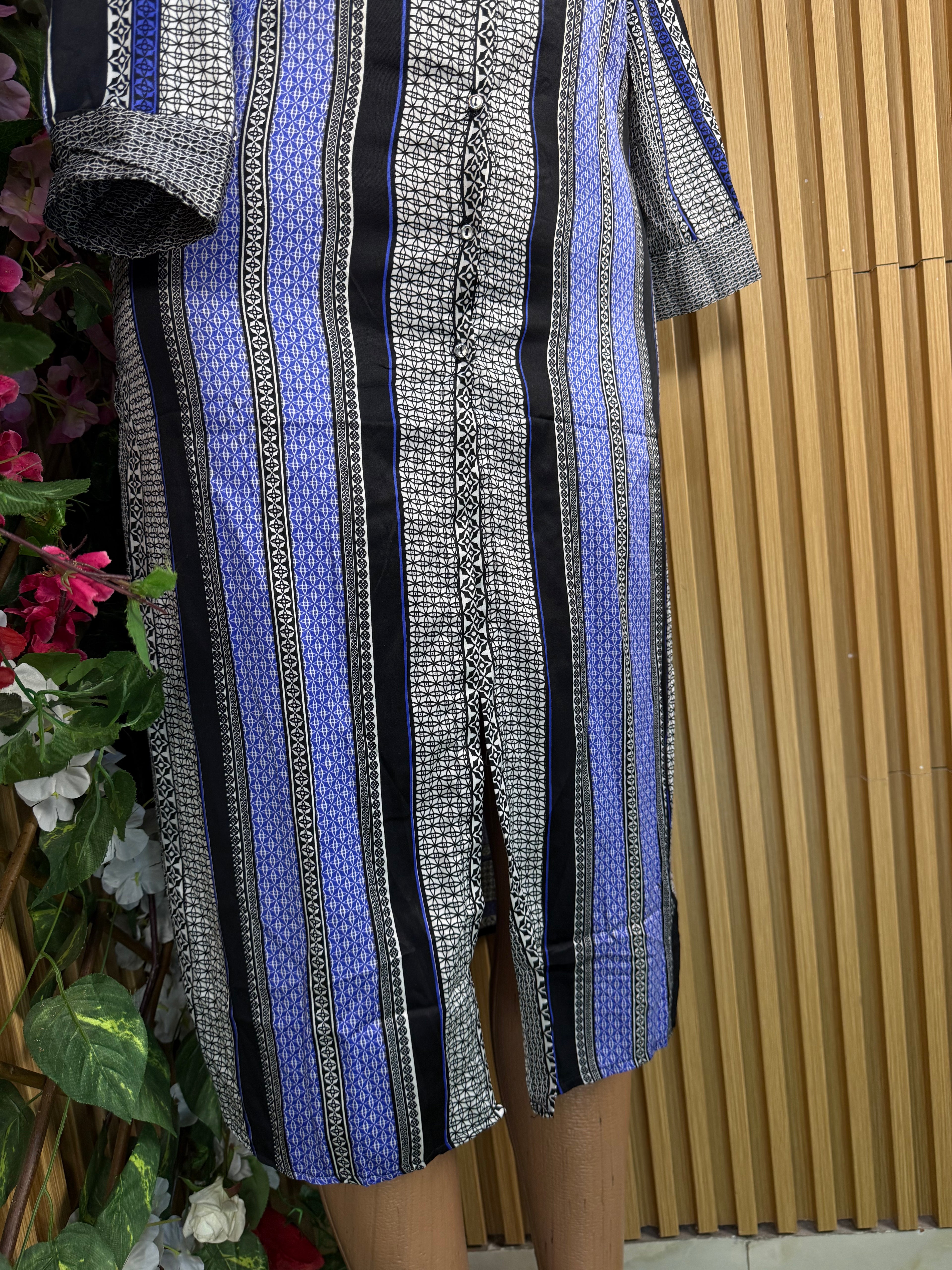 Robe évasée mi-longue manches longues col mao-S