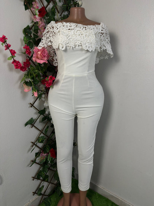 Combinaison moulante longue jambe ajusté avec large décolleté en dentelle - Perluna Store - kinshasa