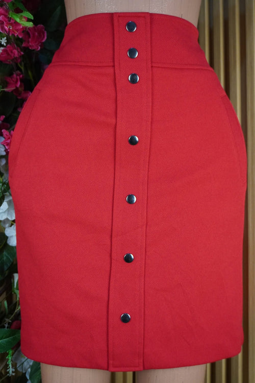 Jupe droite avec boutons couleur rouge - Perluna Store - kinshasa