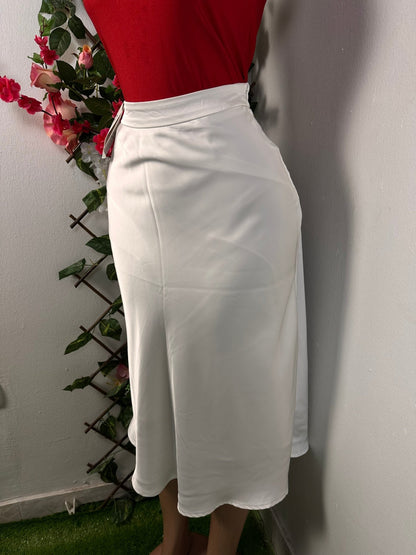 Jupe en satin longue couleur noir, élégant - Perluna Store - kinshasa