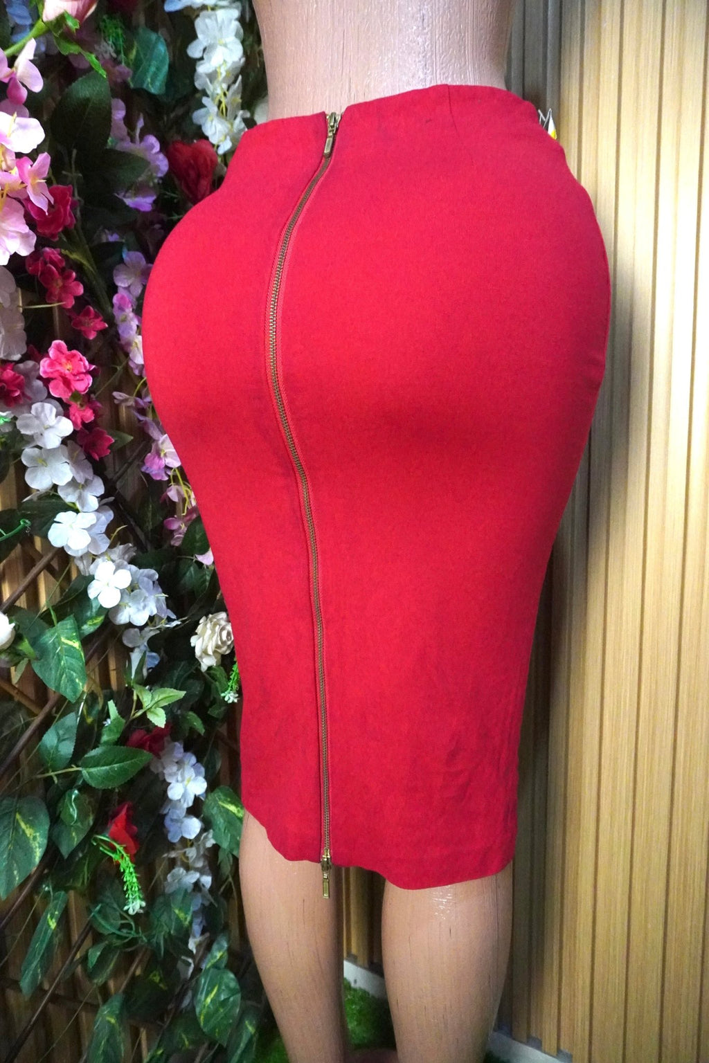 Jupe moulante couleur rouge avec tirette-S - Perluna Store