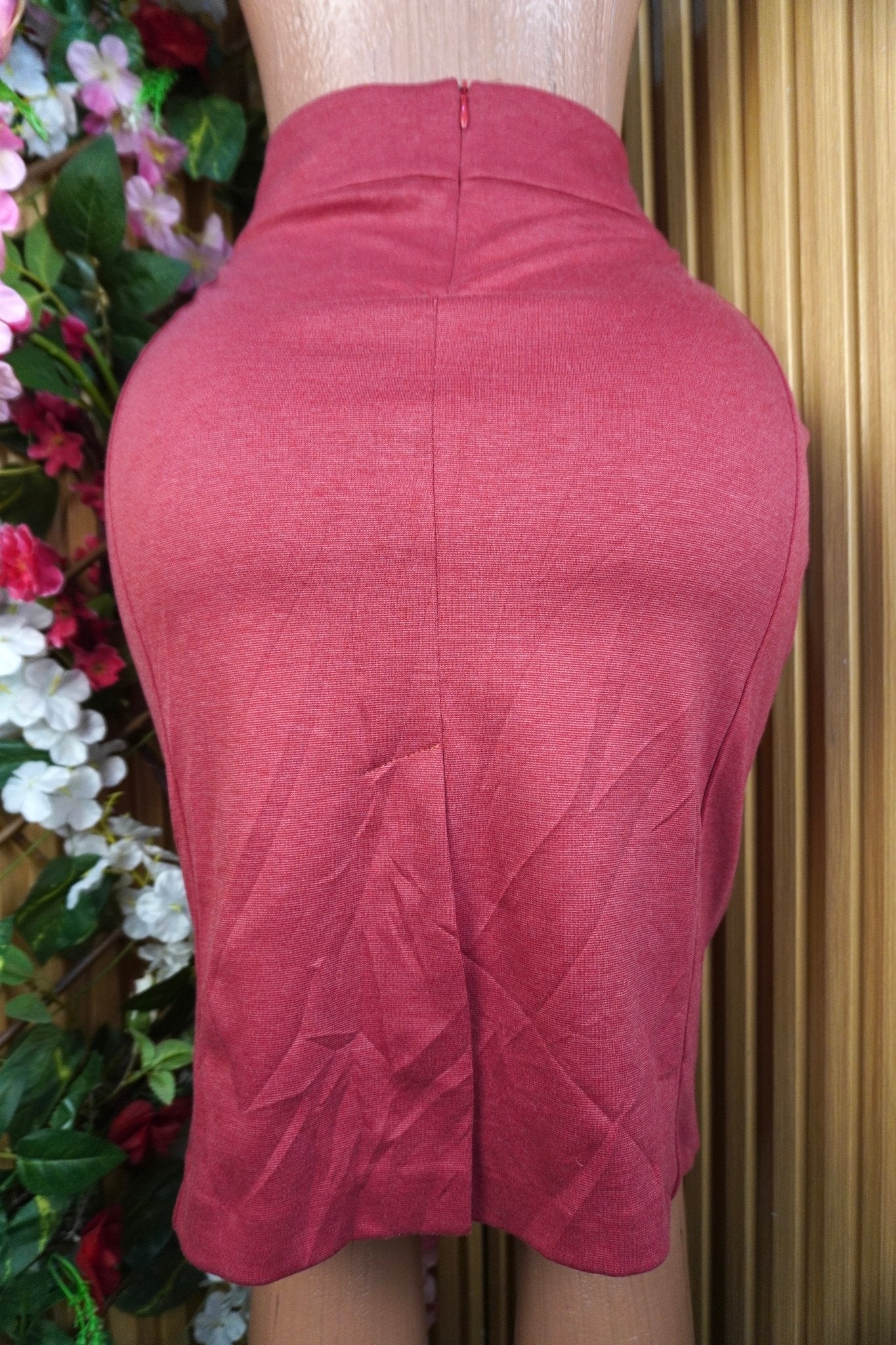Jupe moulante couleur rouge bordeau - M - Perluna Store - kinshasa