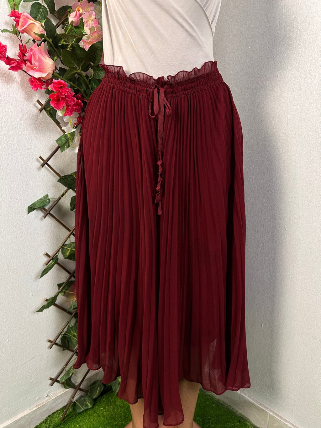 Jupe plissée longue, mi longue, couleur unie plusieurs taille et diffèrent coloris - Perluna Store - kinshasa