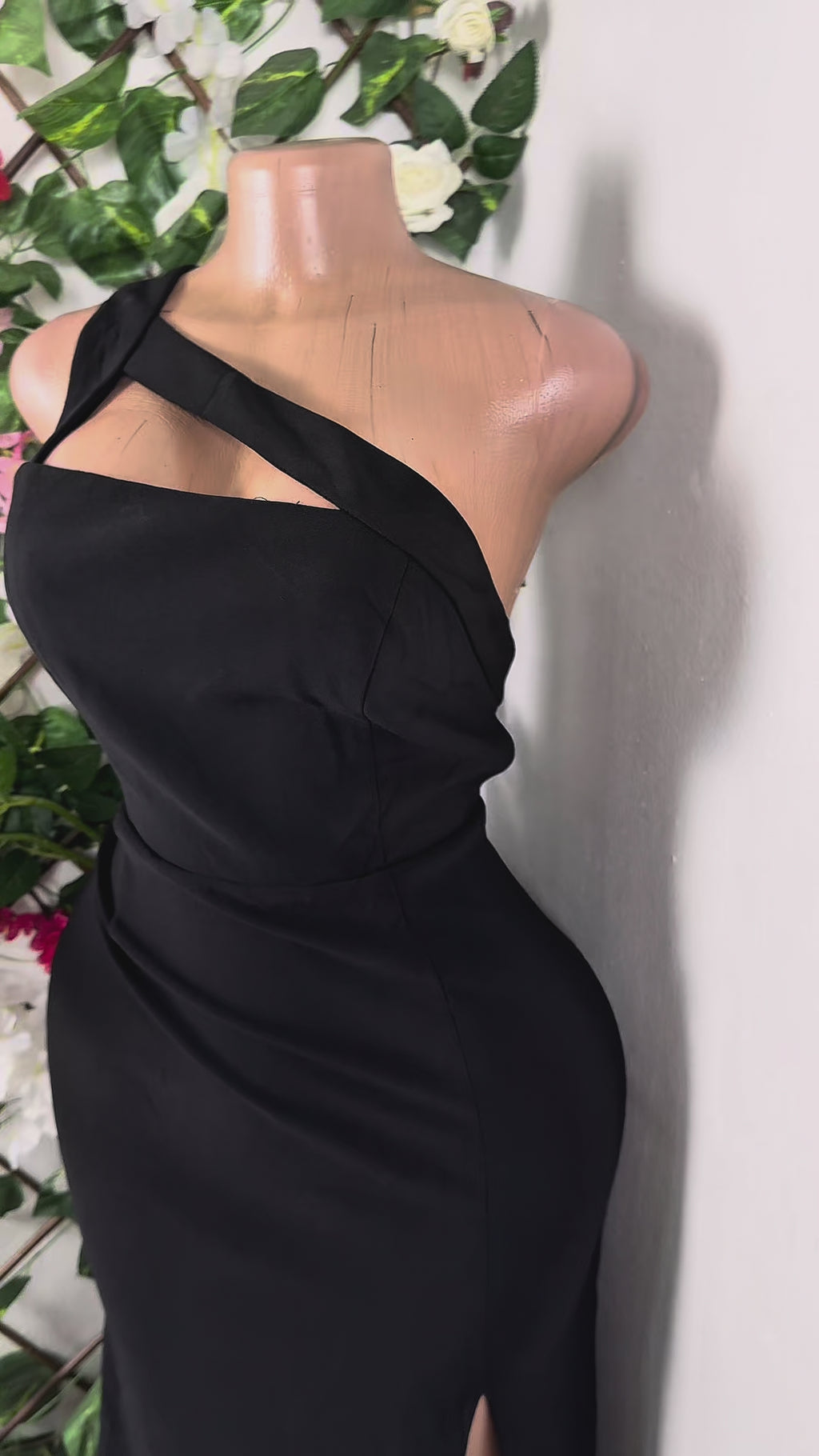 Robe moulante sans manches dénudée