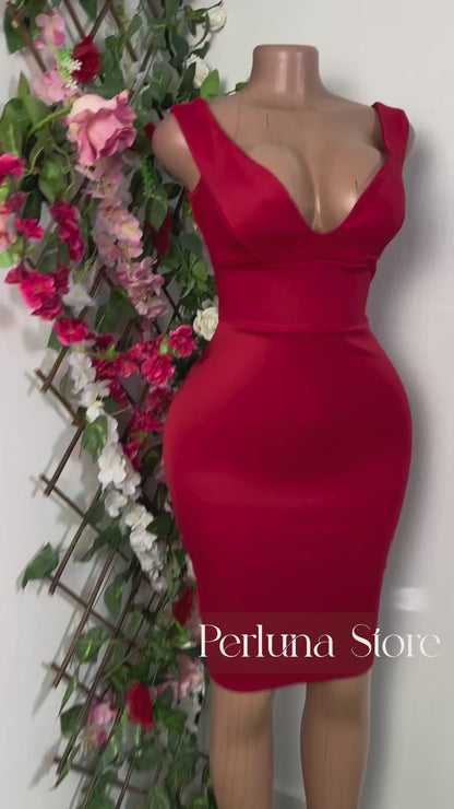 Robe moulante courte à décoté bardot sans manche