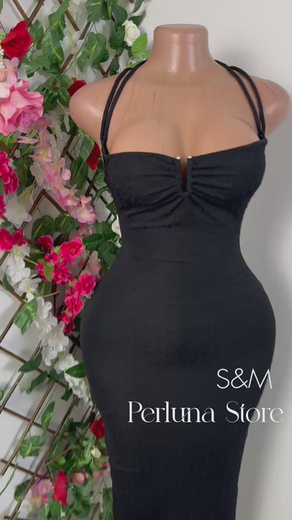 Robe mi longue moulante a fine bretelle dos nue