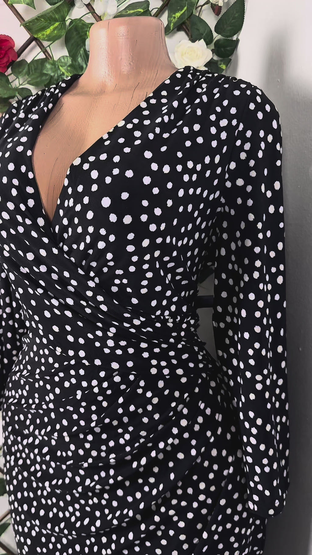 Robe moulante manches longues col V