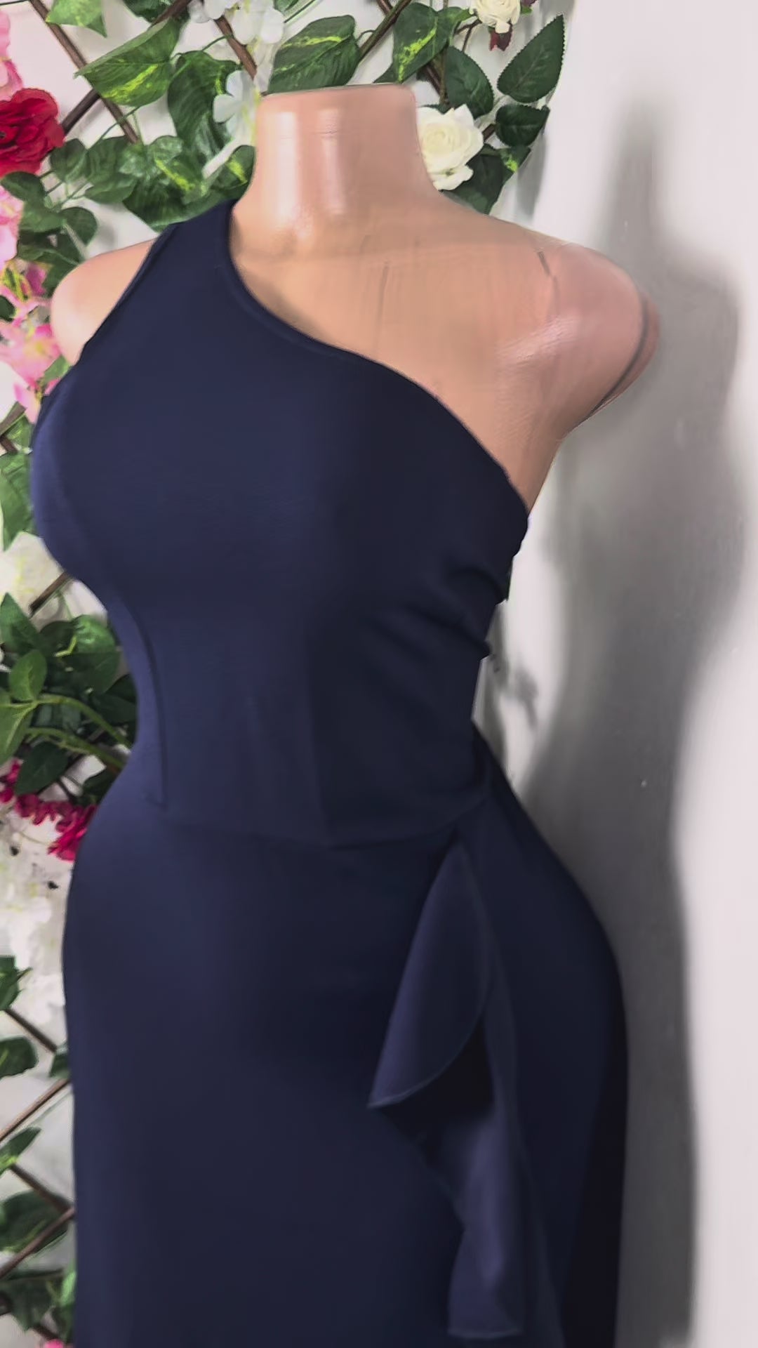Robe évasée longue sans manches dénudée