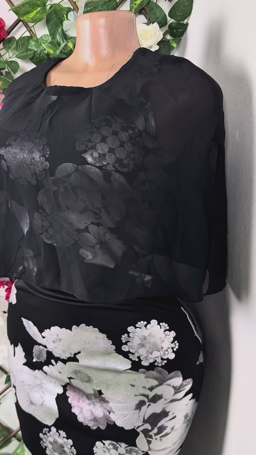 Robe moulante sans manches imprimée fleurie