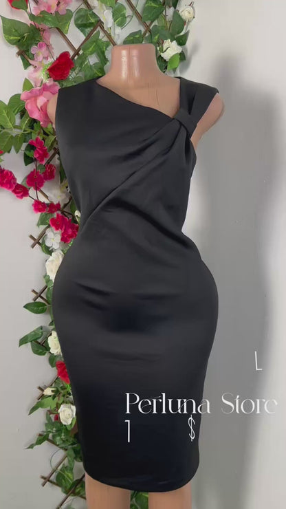 Robe moulante mi longue à colle asymétrique nouée
