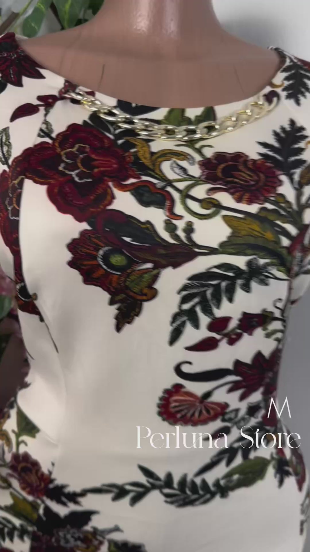 Robe moulante fleuri à colle en U sans manche