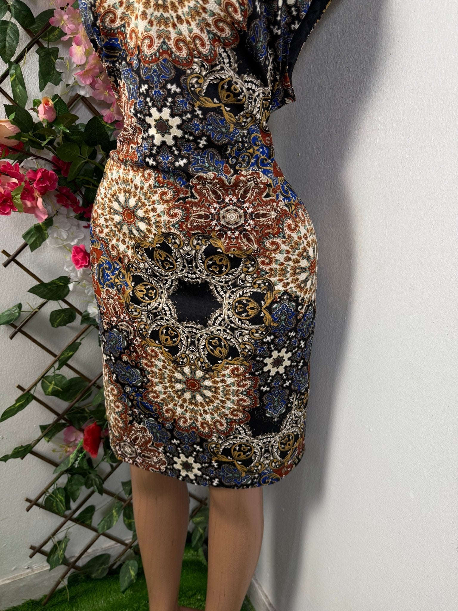 Robe courte à imprimé florale colle en cœur - Perluna Store - kinshasa