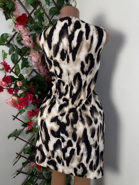 Robe courte a imprimé léopard sans manche - Perluna Store - kinshasa