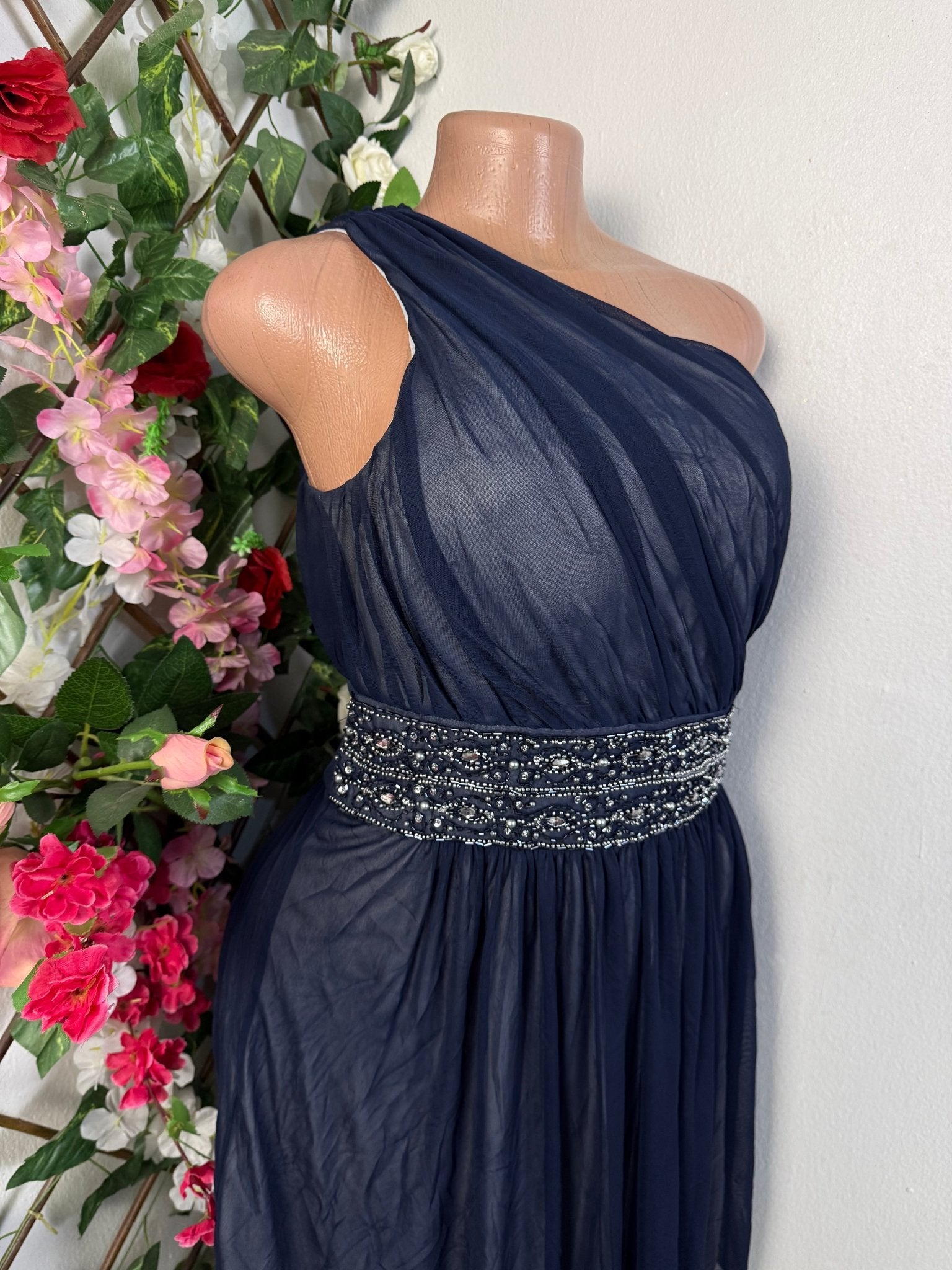 Robe courte à une épaule en voile - Perluna Store - kinshasa