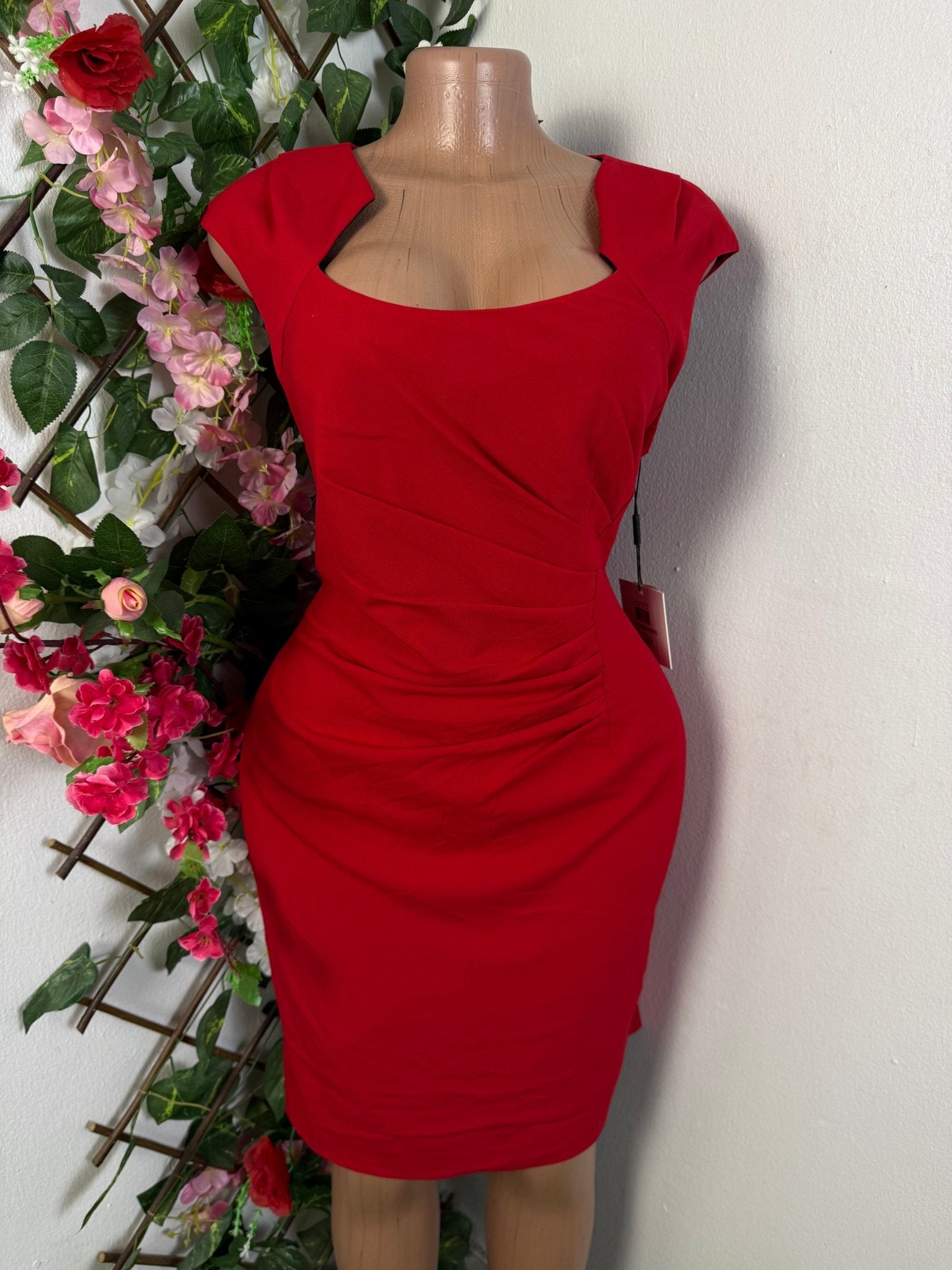 Robe courte drapé a la taille sans manche - Perluna Store - kinshasa